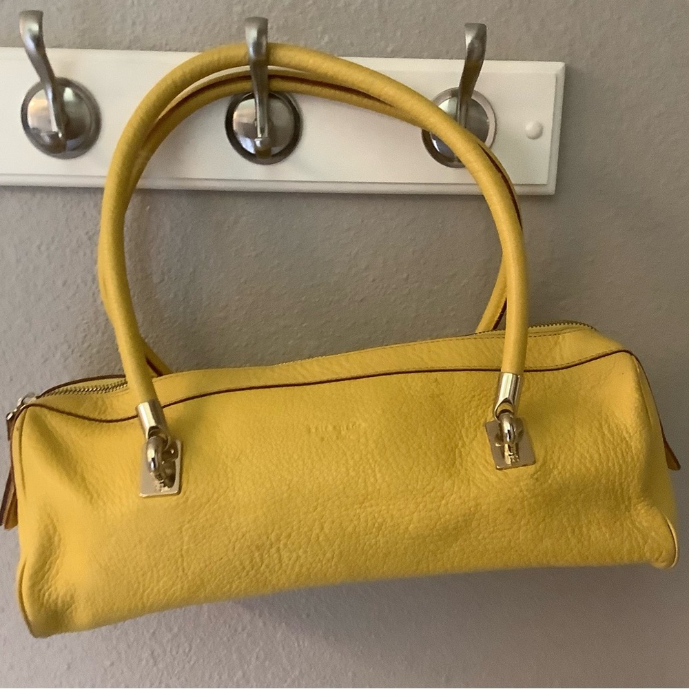 Kate Spade New York vintage leather barrel bag. Very good condition